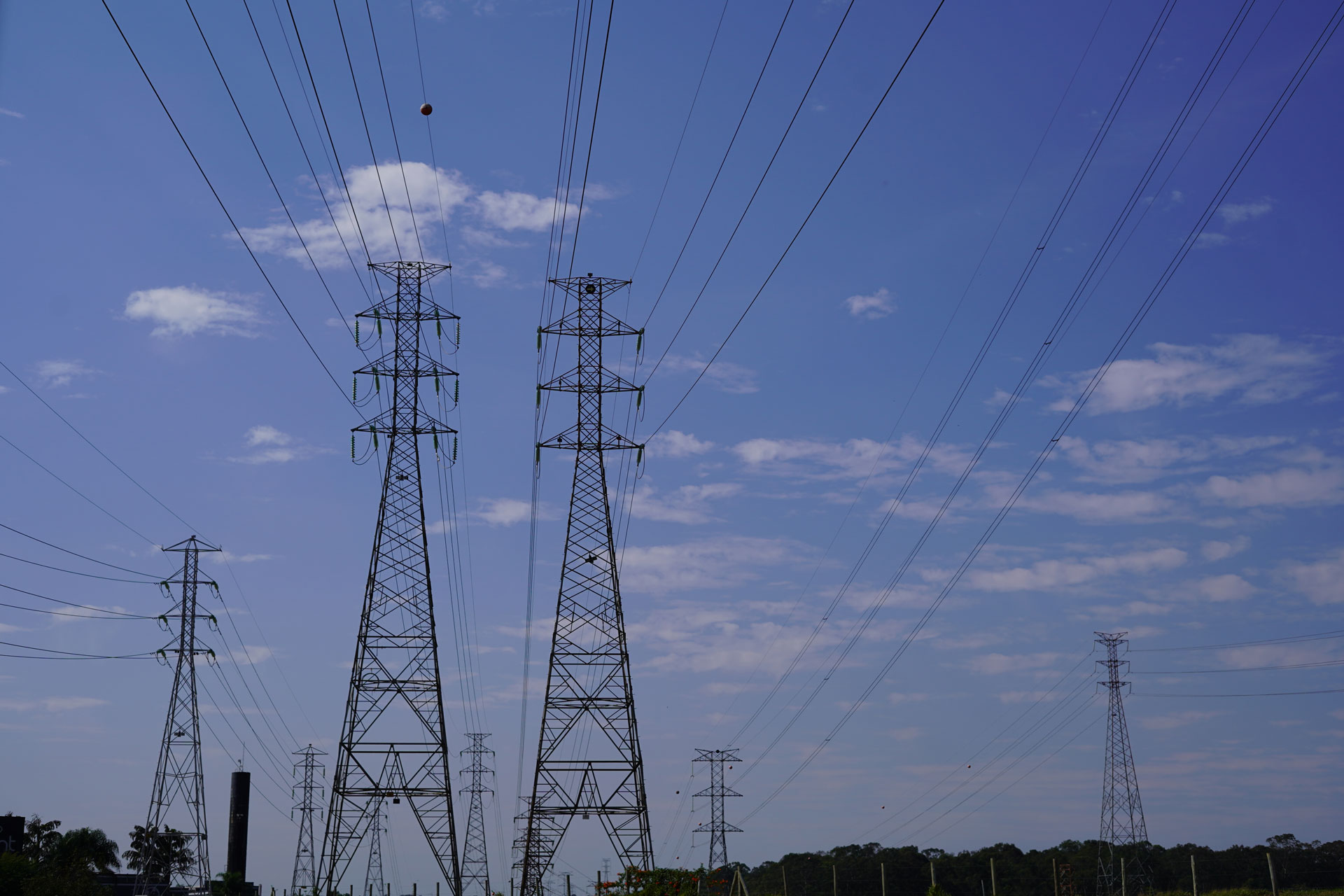 ONS considera reimplantar horário de verão devido ao crescimento da demanda de energia elétrica