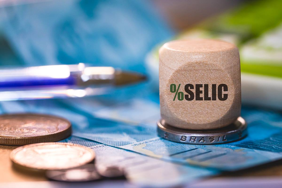 Copom deve manter taxa Selic em 15% ao ano até 2026