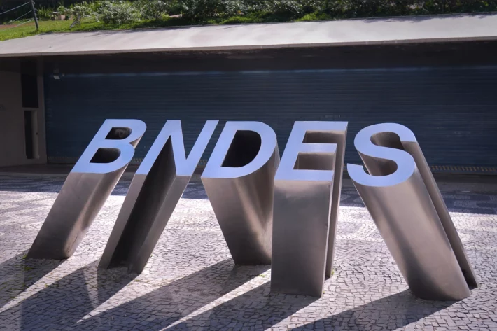 BNDES coordena oferta pública de fundo de crédito para infraestrutura