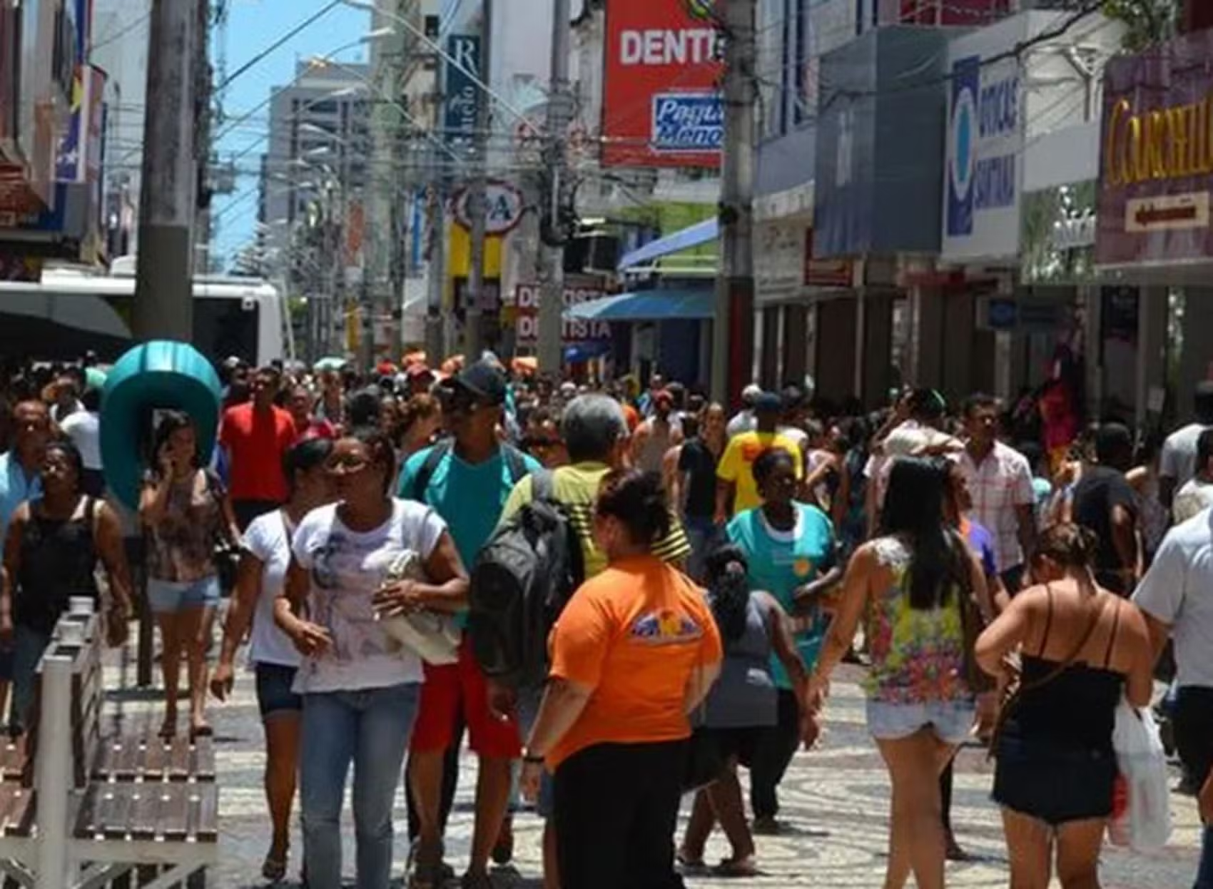 Centro comercial de Aracaju amplia funcionamento aos domingos no fim de ano