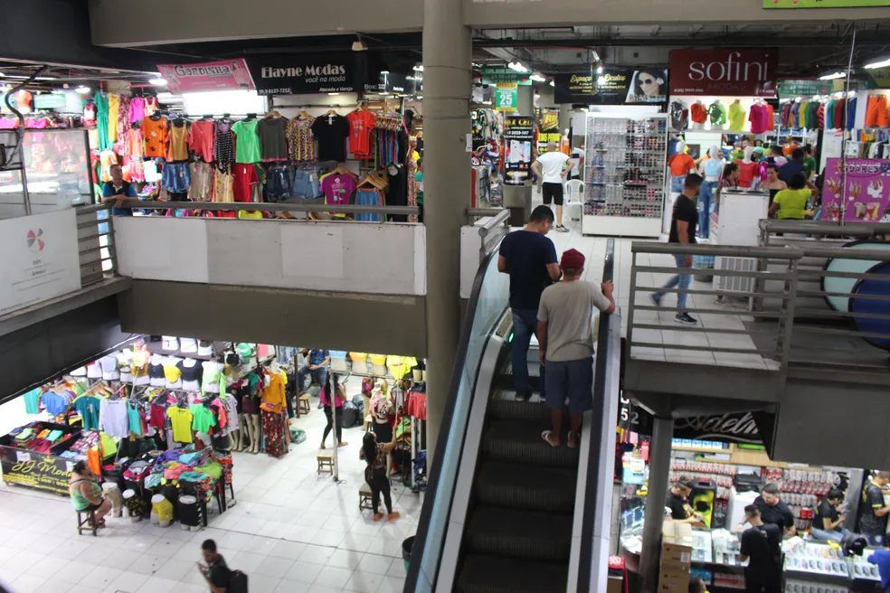 Funcionamento do comércio em Teresina no fim de ano de 2023