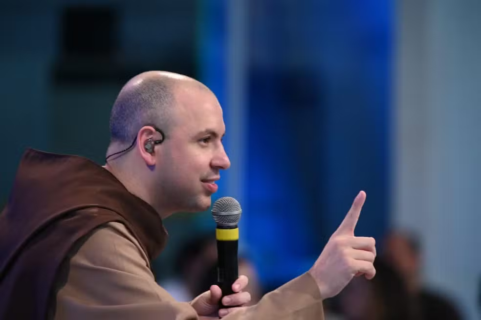 Agenda de eventos e shows no fim de semana na Paraíba com Frei Gilson