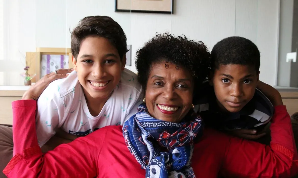 Sergipe lidera percentual de domicílios com mães solo no Brasil, revela IBGE