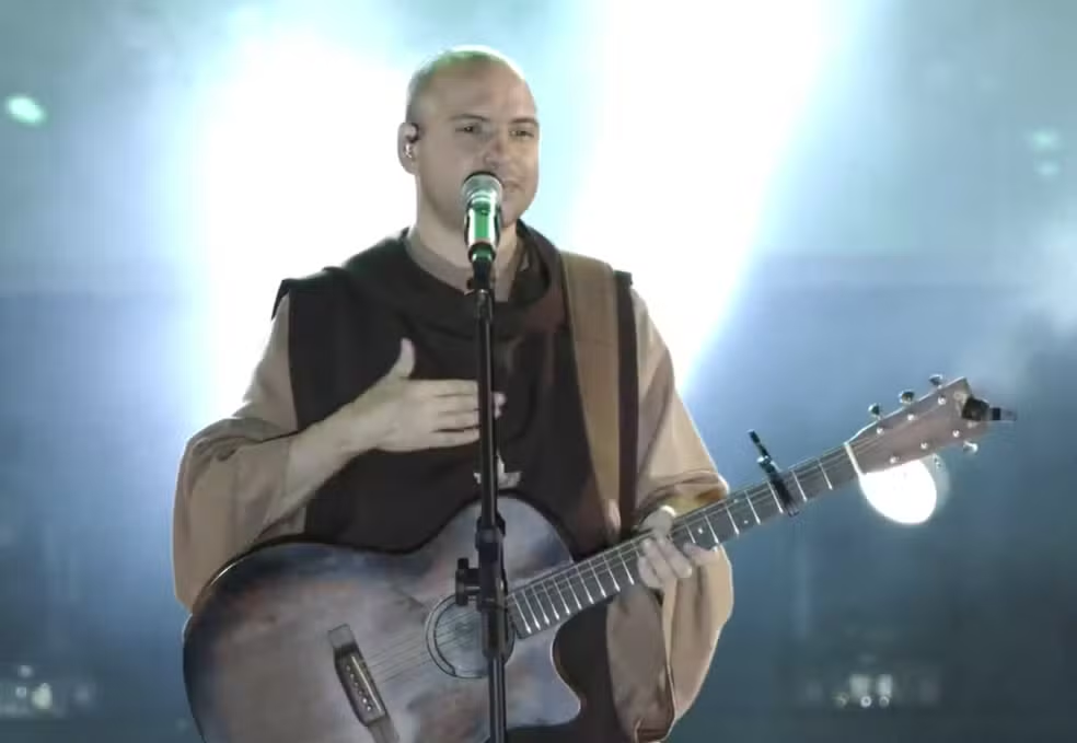 Frei Gilson diz que música foi porta de entrada para a vida religiosa