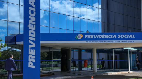 Governo devolve R$ 2,8 bilhões a aposentados por descontos indevidos no INSS