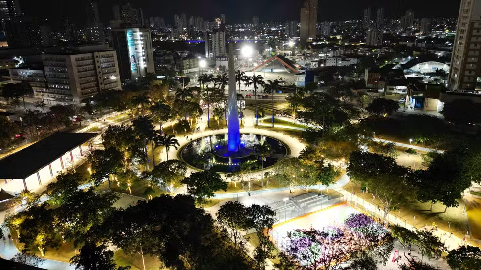 Queima de fogos no Parque Evaldo Cruz marca Réveillon em Campina Grande
