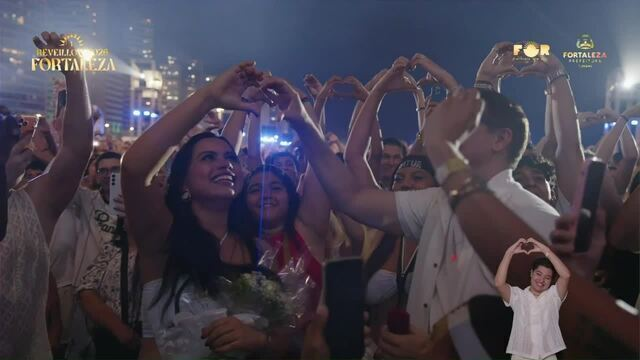 Claudia Leitte ajuda fã em emocionante pedido de casamento no Réveillon