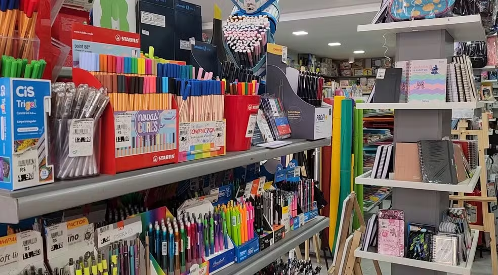 Procon alerta sobre itens proibidos na lista de material escolar em Fortaleza