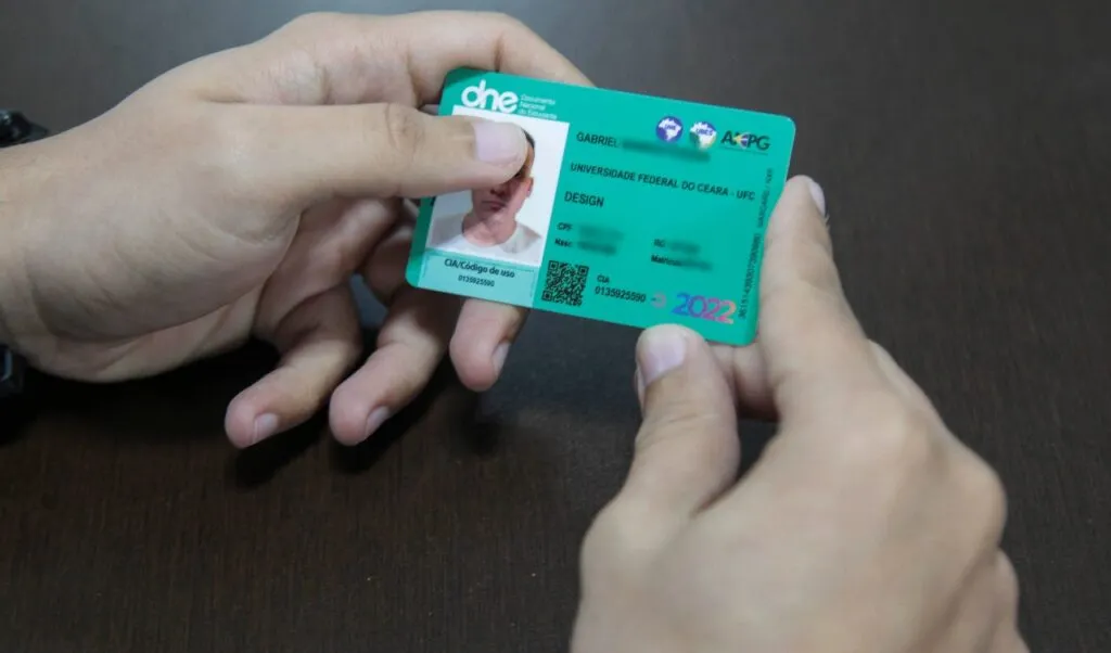Carteira de estudante 2026 em Fortaleza já pode ser solicitada online e presencial