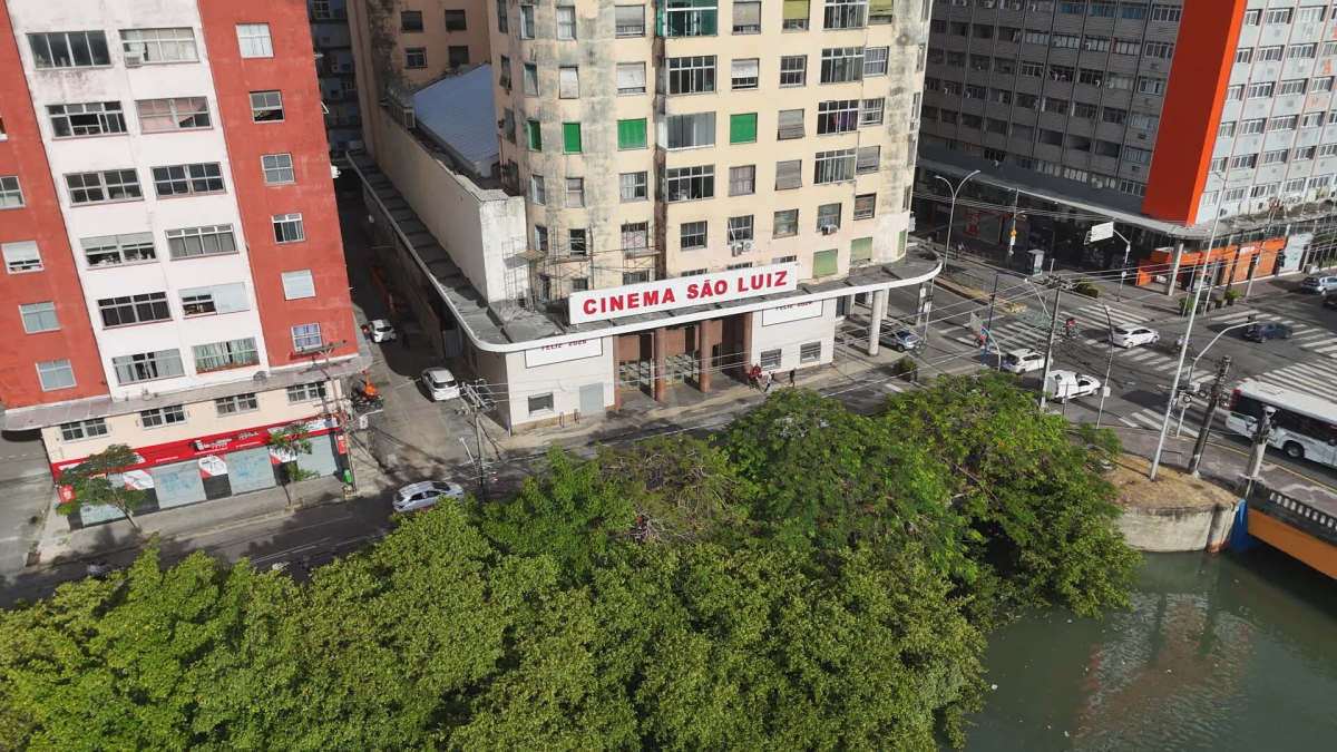 O agente secreto: filme com 200 figurantes e 169 veículos antigos em Recife