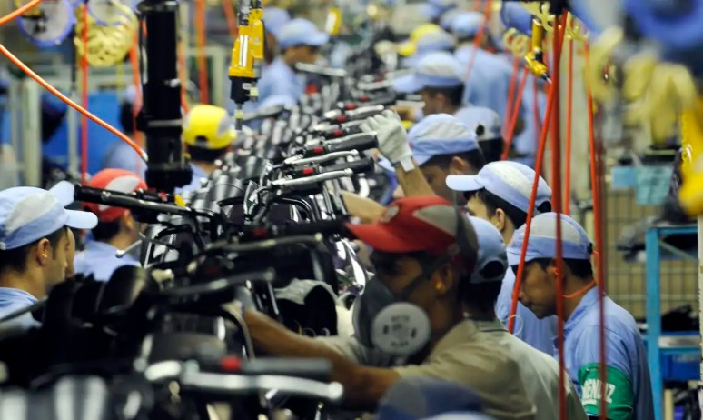 Produção industrial brasileira permanece estável desde abril de 2025