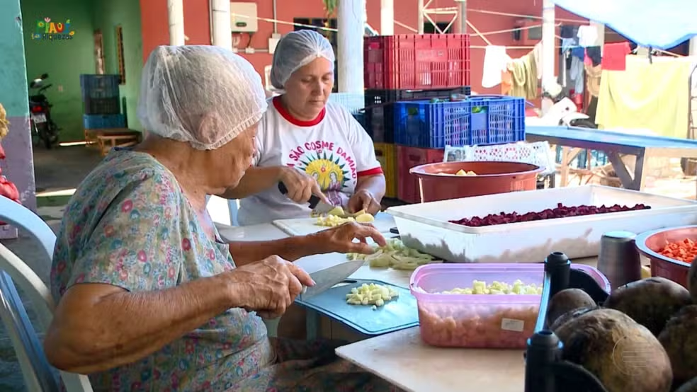 Projeto social distribui sopa há 32 anos na zona norte de Teresina