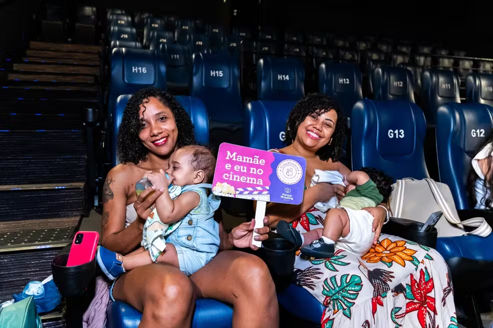 CineMaterna retoma sessões de cinema para famílias com bebês na Bahia