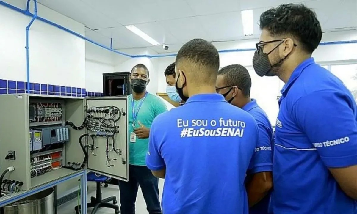 Senai Bahia oferece 660 vagas gratuitas para cursos de aprendizagem industrial