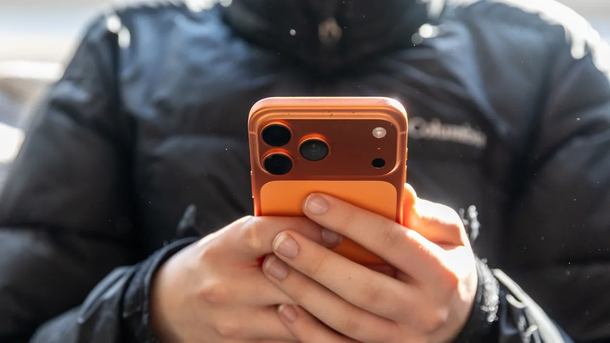 Vídeos curtos no celular podem prejudicar a saúde dos olhos, aponta estudo