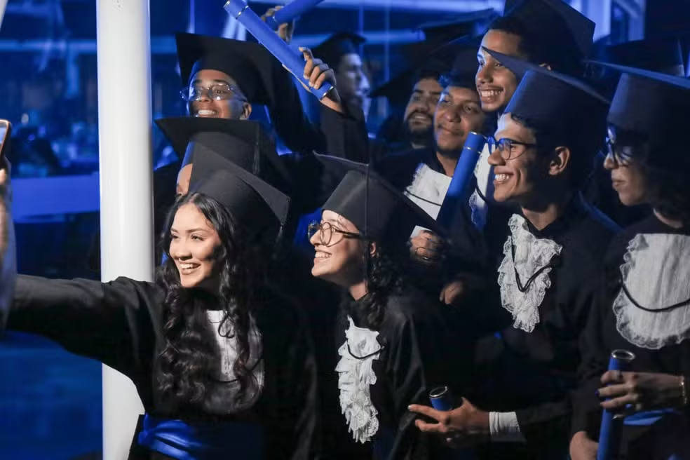 Programa Embarque Digital oferece bolsas em cursos de tecnologia no Recife