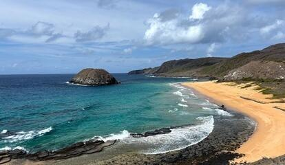 Fernando de Noronha supera limite anual com 139 mil visitantes em 2025