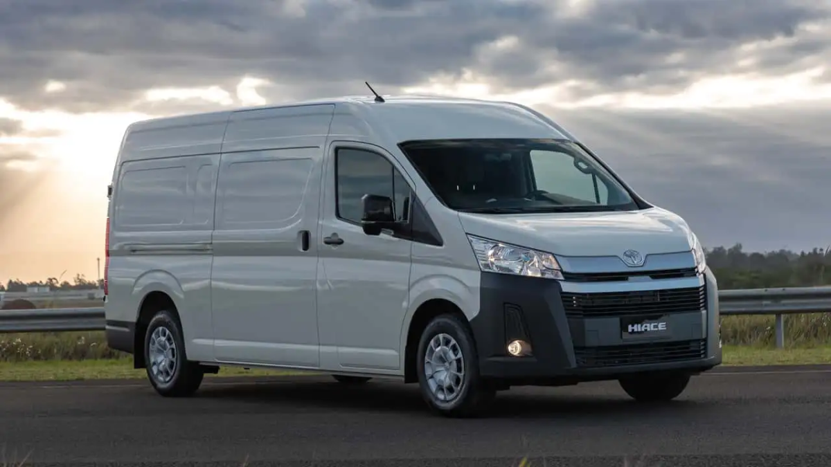 Toyota lança hiace furgão por R$ 304.990 para vans de carga no Brasil