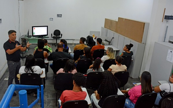 Casa do Trabalhador oferece 321 vagas em cursos gratuitos em Feira de Santana