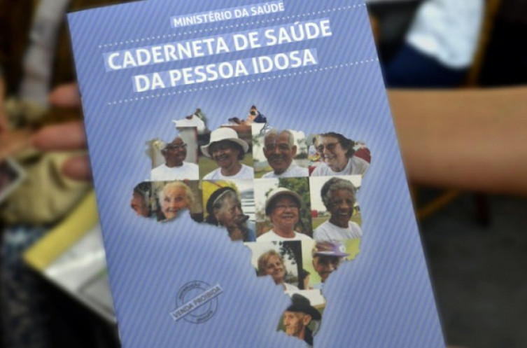 Ministério da saúde lança versão atualizada da Caderneta da Pessoa Idosa