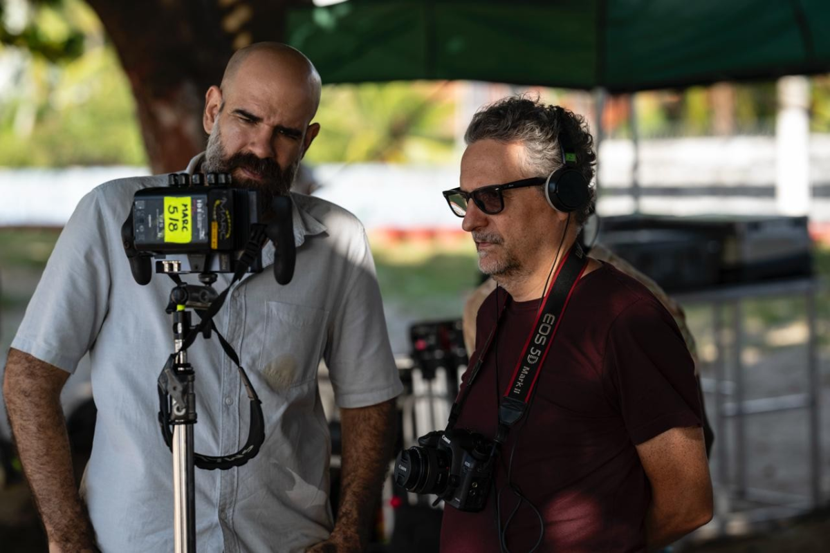 O agente secreto reúne 60 atores com fala e amadores durante filmagens