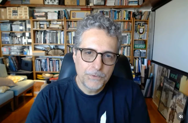 Diretor fala sobre atmosfera de copa do mundo após indicações de O Agente Secreto