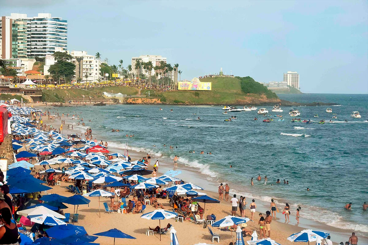Apenas uma praia de Salvador é própria para banho, aponta Inema