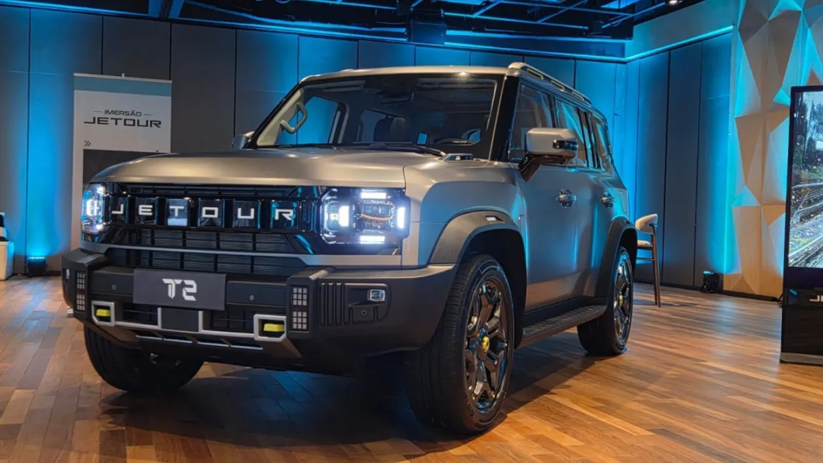 Jetour lança SUV híbrido T2 com perfil aventureiro no Brasil