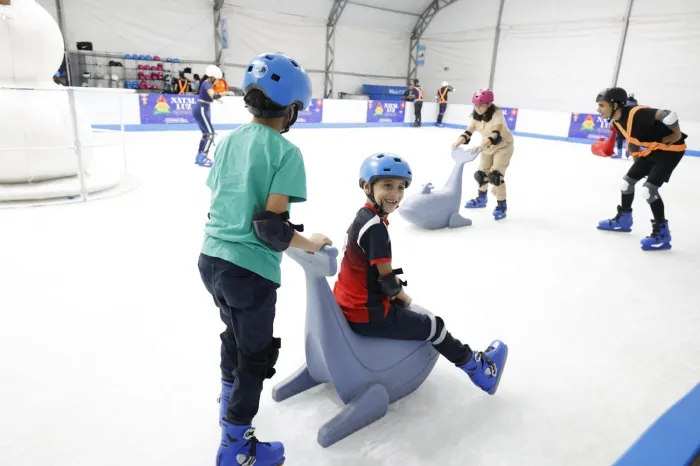 Petrolina oferece pista de gelo no verão para diversão no Sertão nordestino