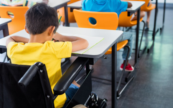 Justiça exige criação de cargo de apoio escolar para alunos com deficiência em Natal