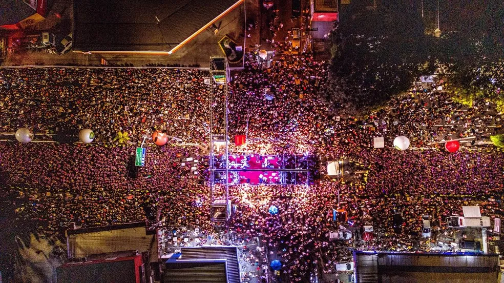 Desfile do bloco Vumbora na Via Folia movimenta carnaval 2026 em João Pessoa