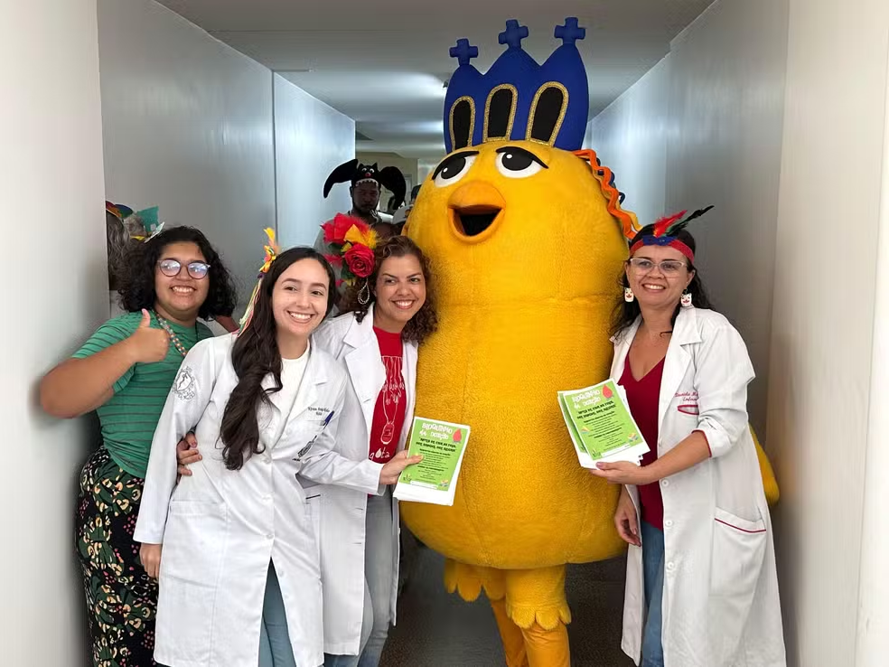 Pinto da Madrugada leva música e alegria a pacientes com câncer em Maceió