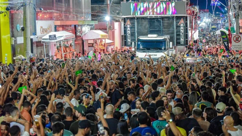 Juazeiro atrai 600 mil foliões e reforça maior carnaval do interior do Nordeste