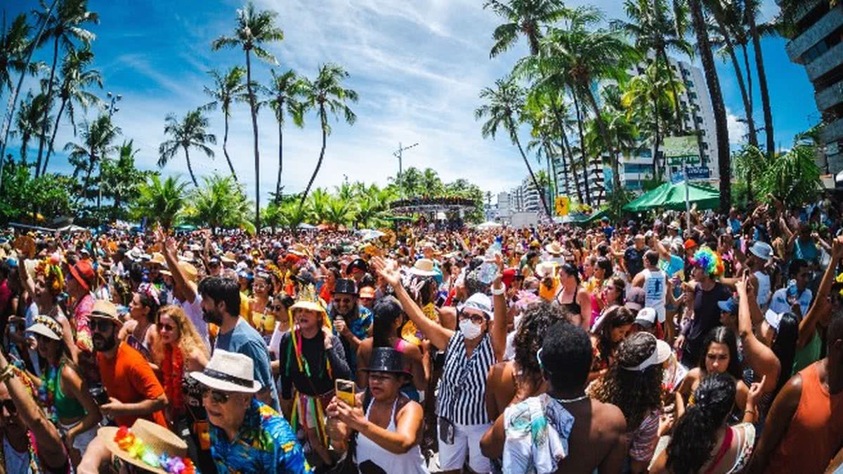 Previsão do tempo indica chuvas passageiras nas prévias de carnaval em Maceió