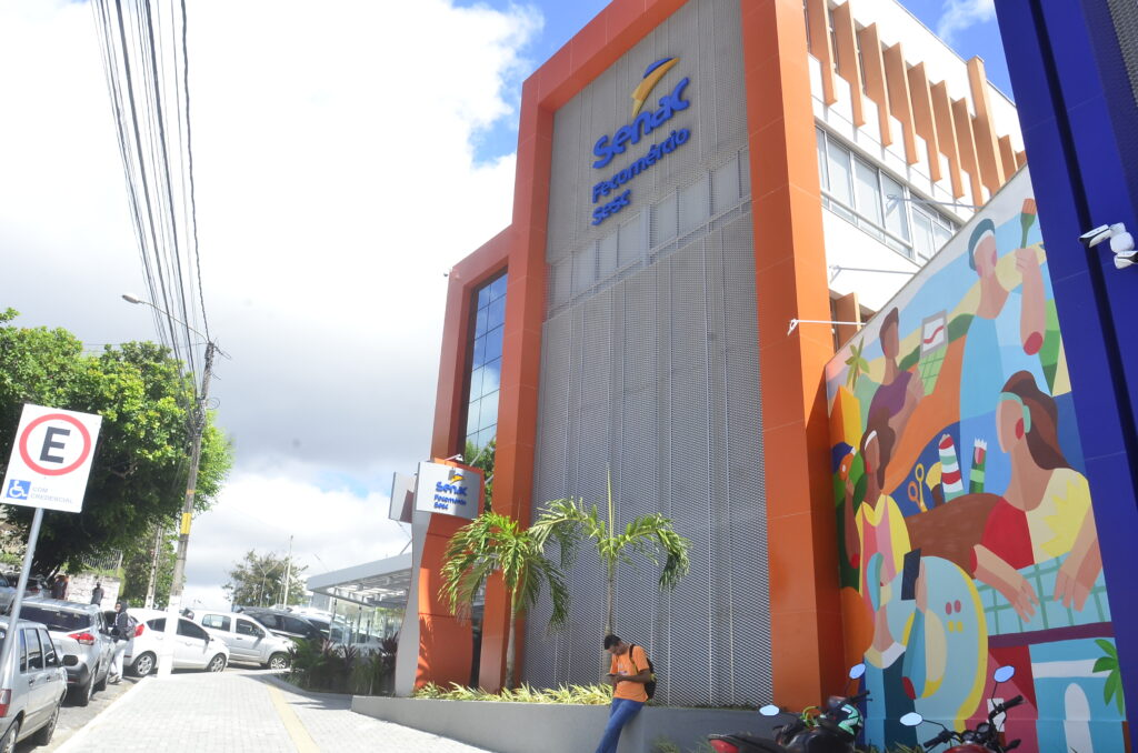 Senac-RN oferece 1,7 mil vagas gratuitas em cursos presenciais e a distância