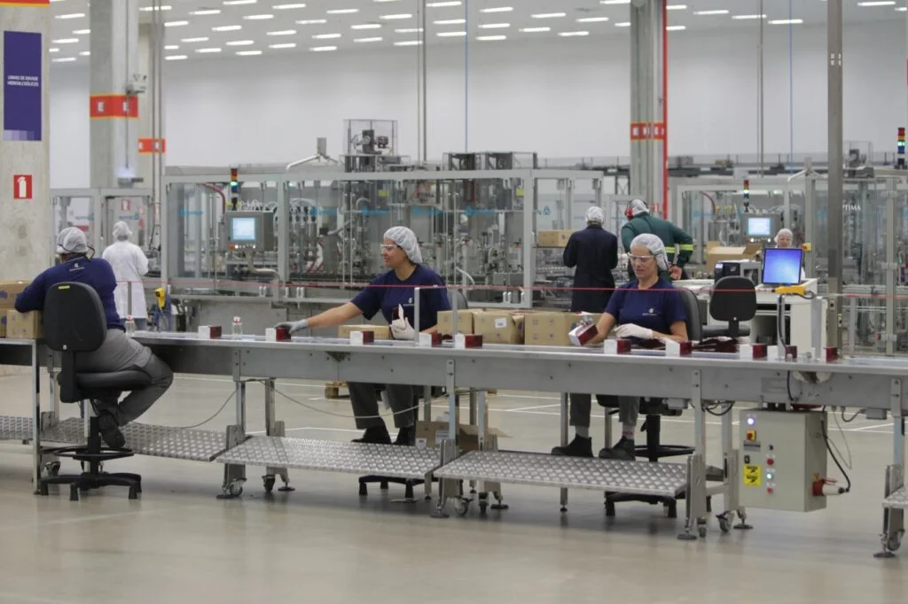 Produção industrial no Nordeste recua 0,8% e Bahia é a única com alta em 2025