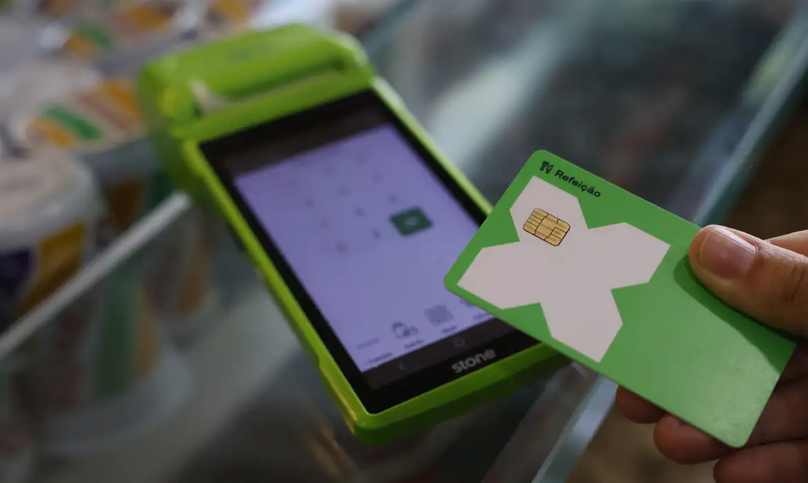 Novas regras do vale-alimentação e refeição já estão em vigor no Brasil