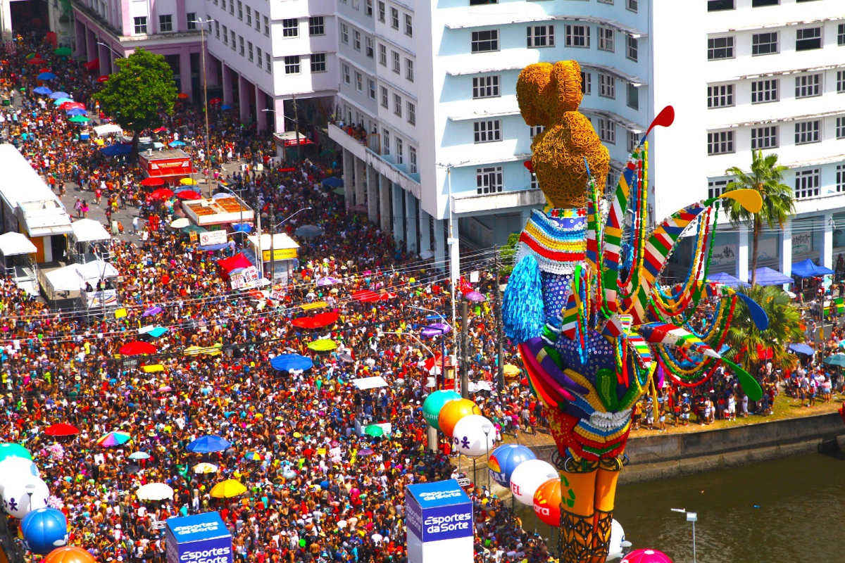 Como chegar ao Galo da Madrugada: opções de transporte para o desfile