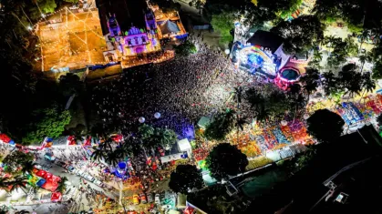 Carnaval de Olinda inicia com frevo na Praça do Carmo com grandes atrações