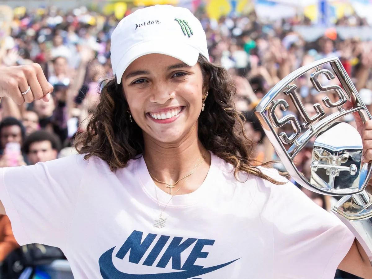 Rayssa Leal vence etapa da SLS e lidera corrida pelo pentacampeonato