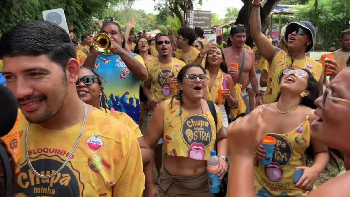 Fernando de Noronha realiza carnaval da ressaca com bloco Chupa Minha Ostra