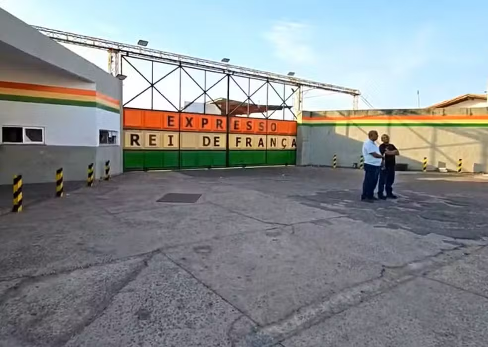 Expresso Rei de França oferece acordos voluntários em meio à crise financeira
