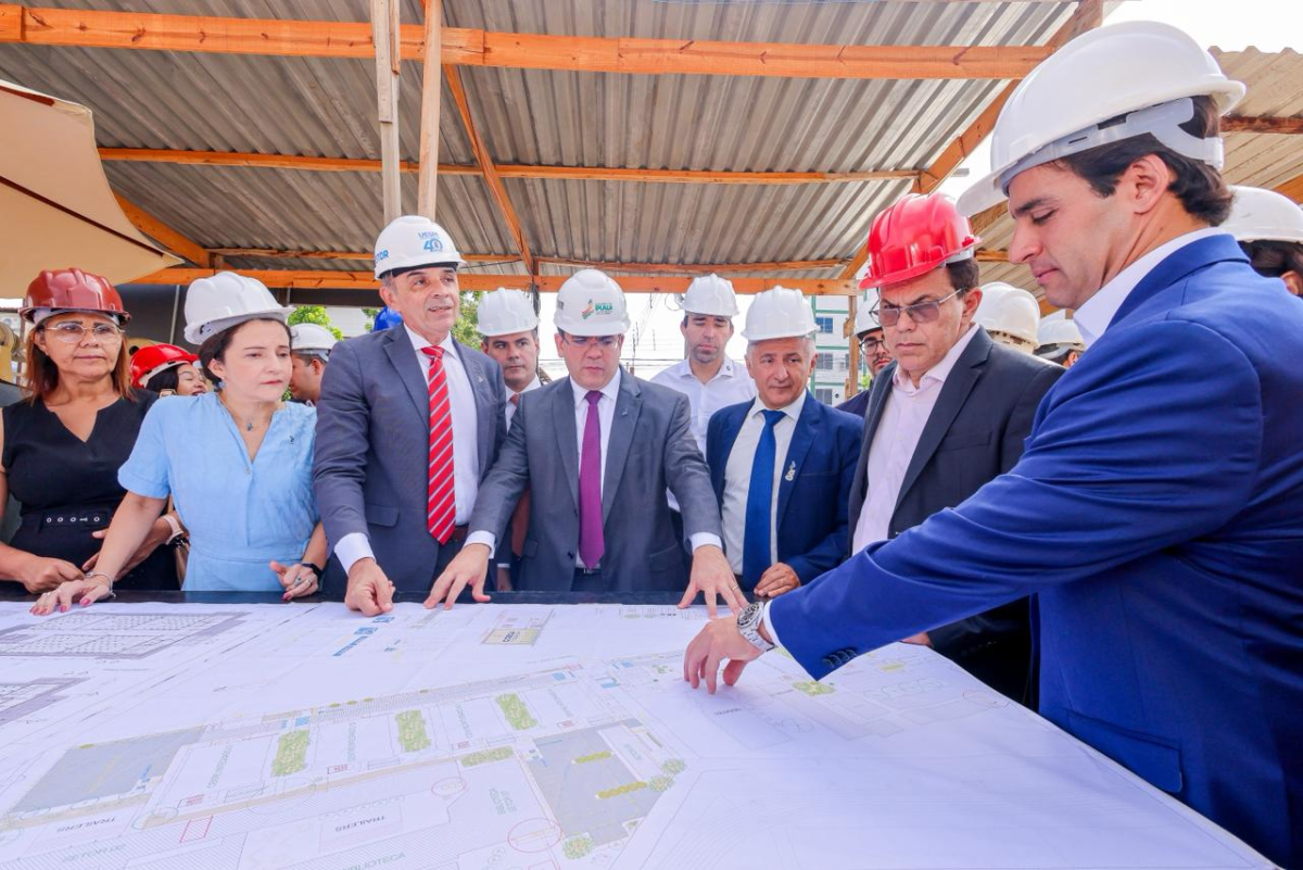 Governo anuncia investimentos na Uespi e construção de restaurante universitário