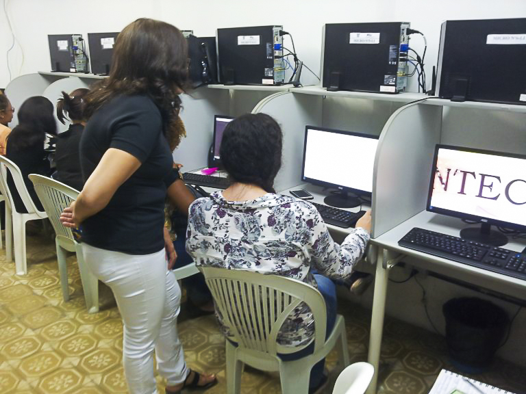 Olinda oferece 530 vagas em cursos gratuitos de idiomas e tecnologia