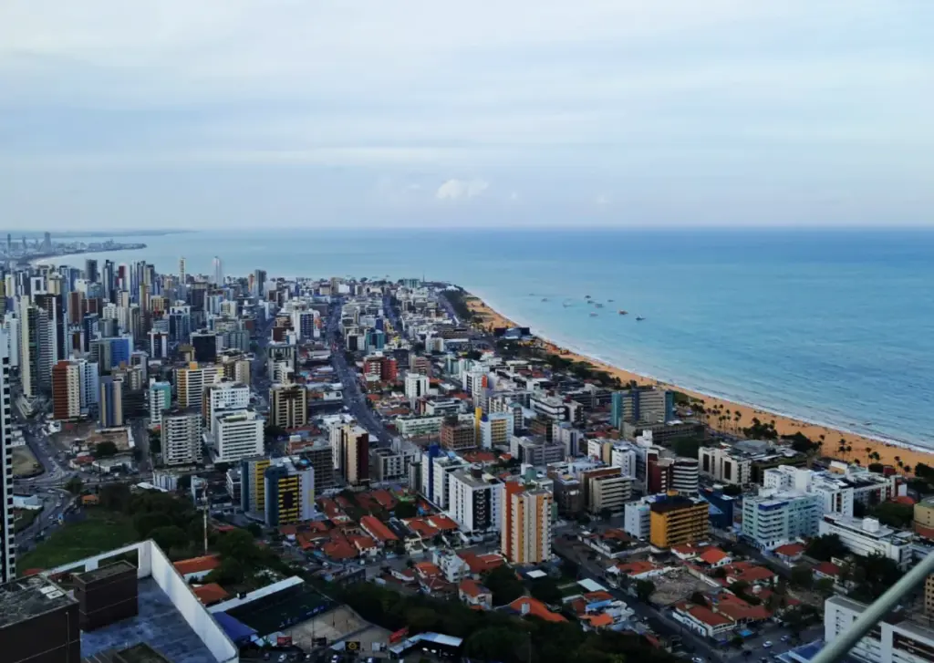 Boom do turismo valoriza imóveis e eleva padrão imobiliário em João Pessoa