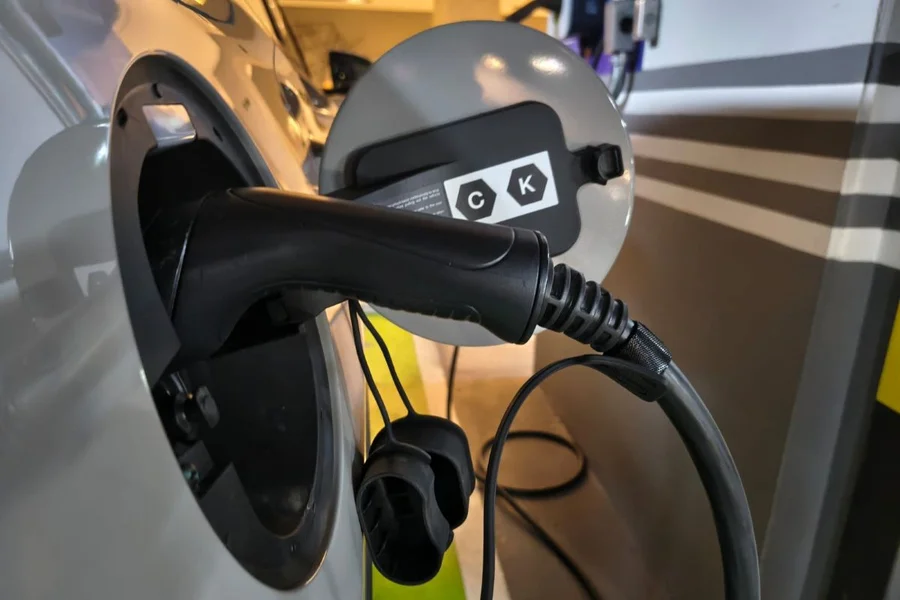 Construtoras se preparam para novas regras de recarga de veículos elétricos