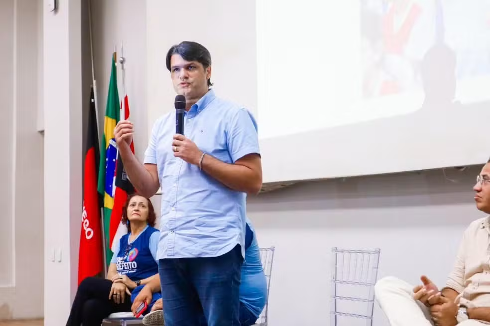 Quem é Leo Bezerra, novo prefeito de João Pessoa após saída de Cícero Lucena