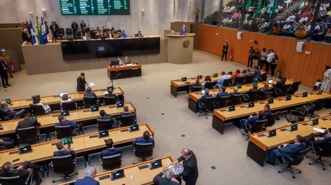 Janela partidária altera composição da Alepe e beneficia partido PP