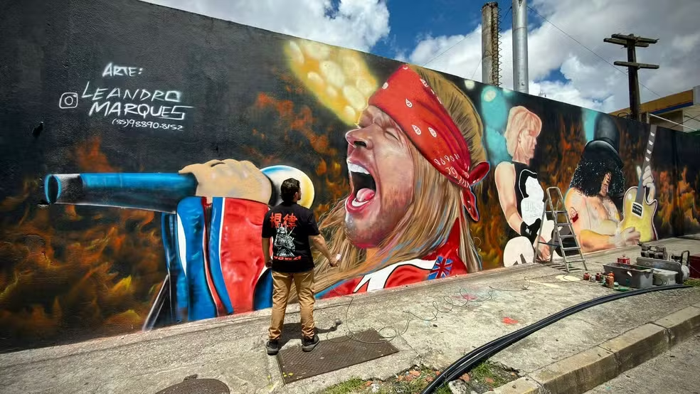 Artista cearense pinta mural gigante em homenagem a Guns N’ Roses