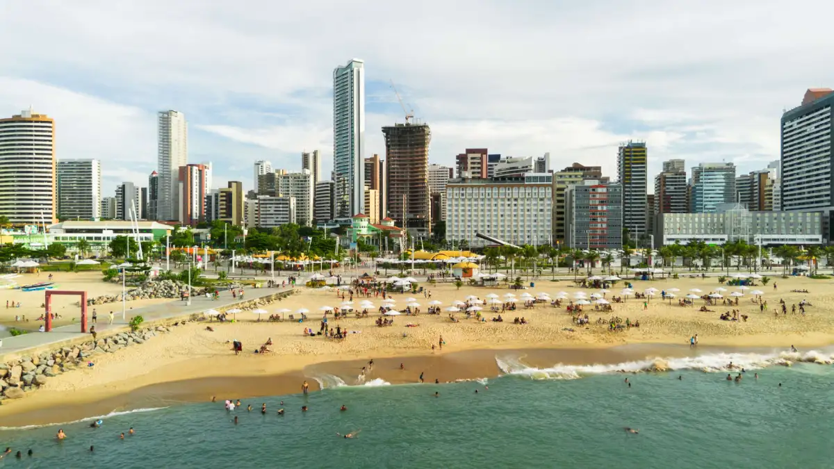 Brasileiros planejam mais viagens em 2026 com foco no Nordeste